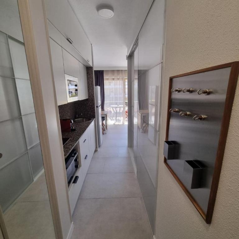 Cambrils Seafront Retreat Parking PortAventura - Apartamento de 1 dormitorio con balcón y vistas al mar - 11