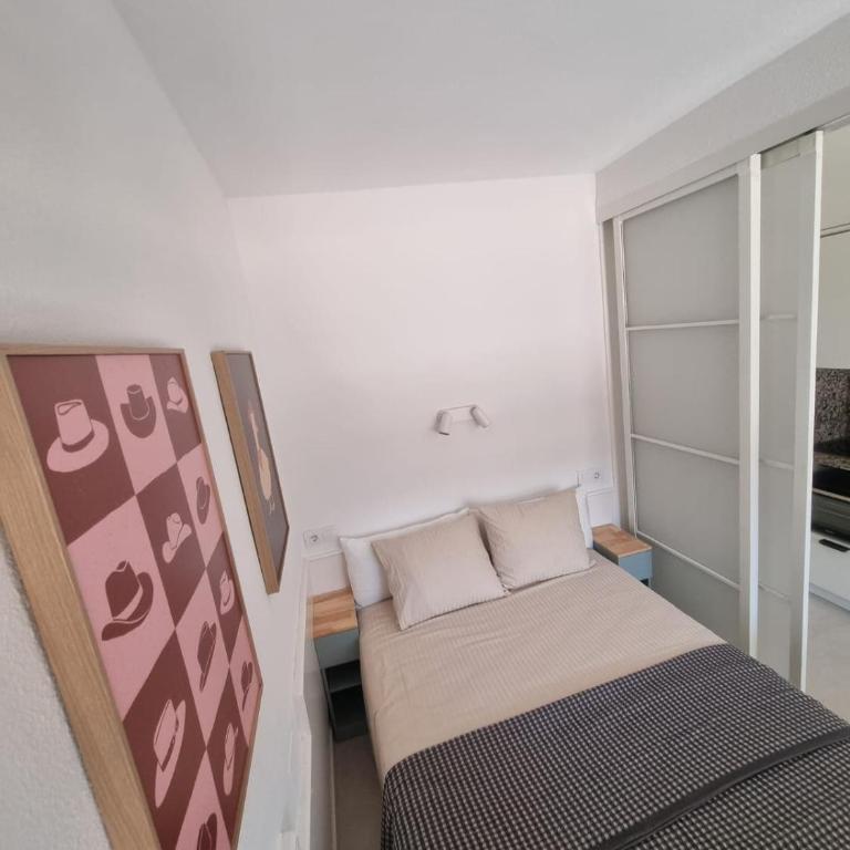 Cambrils Seafront Retreat Parking PortAventura - Apartamento de 1 dormitorio con balcón y vistas al mar - 13