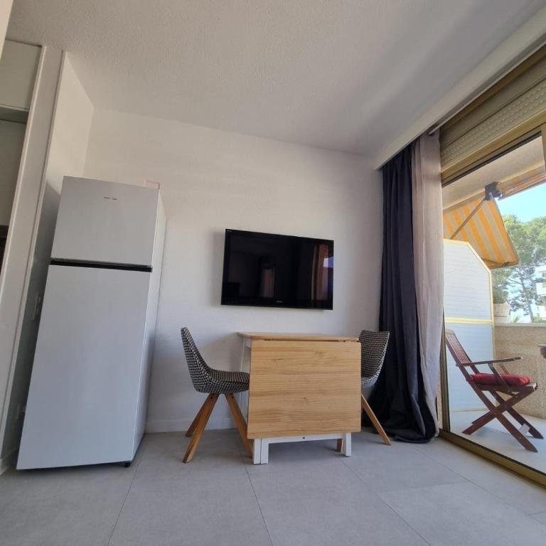 Cambrils Seafront Retreat Parking PortAventura - Apartamento de 1 dormitorio con balcón y vistas al mar - 19