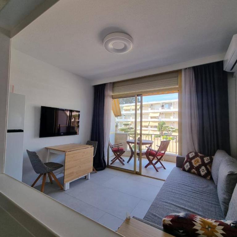 Cambrils Seafront Retreat Parking PortAventura - Apartamento de 1 dormitorio con balcón y vistas al mar - 26