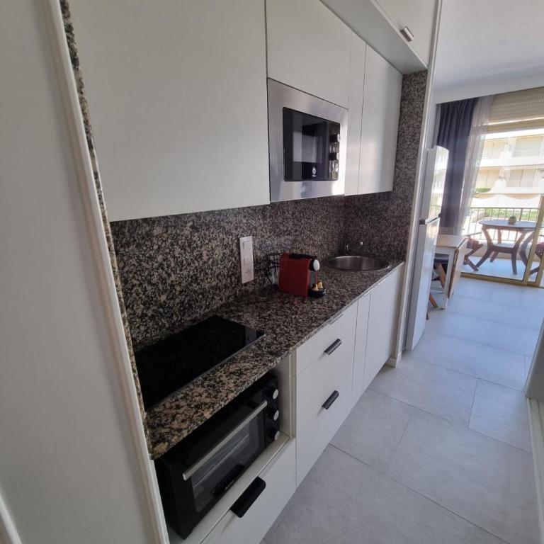 Cambrils Seafront Retreat Parking PortAventura - Apartamento de 1 dormitorio con balcón y vistas al mar - 38