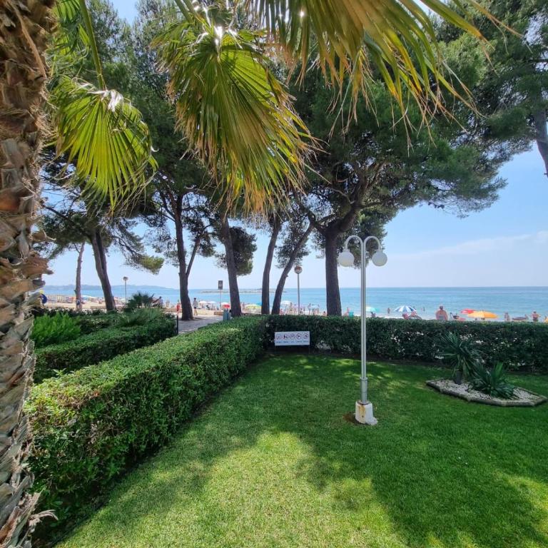 Cambrils Seafront Retreat Parking PortAventura - Apartamento de 1 dormitorio con balcón y vistas al mar - 40