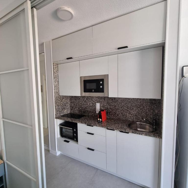 Cambrils Seafront Retreat Parking PortAventura - Apartamento de 1 dormitorio con balcón y vistas al mar - 45