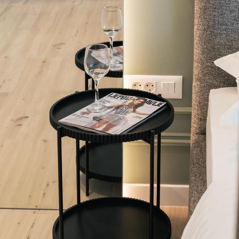 L A Apartments ILIDŽA by Ben&Co - Luksuzna Četvorokrevetna Soba - 18