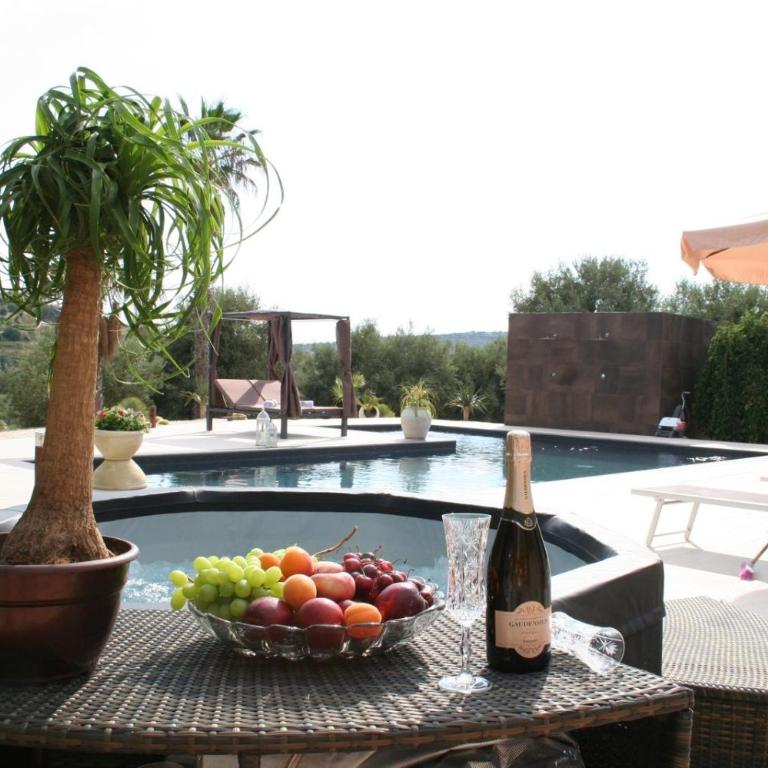 Villa Badessa - Three-Bedroom Villa - 4