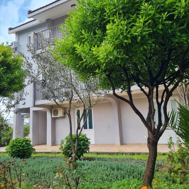 Jugoslovenska - Two-Bedroom Apartment - 4
