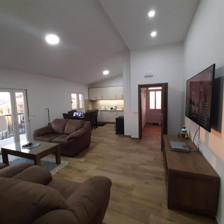 Jugoslovenska - Two-Bedroom Apartment - 3