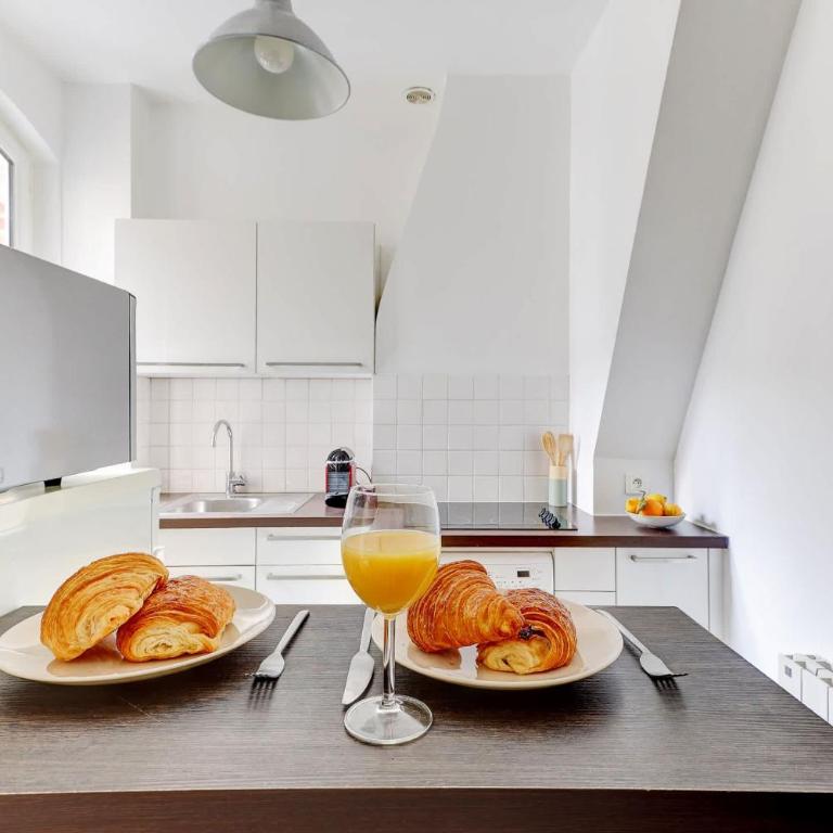 BnBNova - Stylish - 1BR - Steps from Le Marais & Montorgueil - Apartment - 12