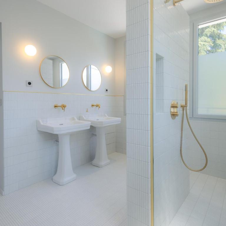 L'ODE A PIERRE - Chambres d'hôtes - Chambre Double - Vue sur Piscine - 3