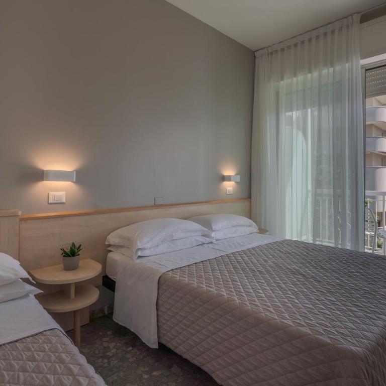 Hotel Constellation - Comfort Dreibettzimmer - 2
