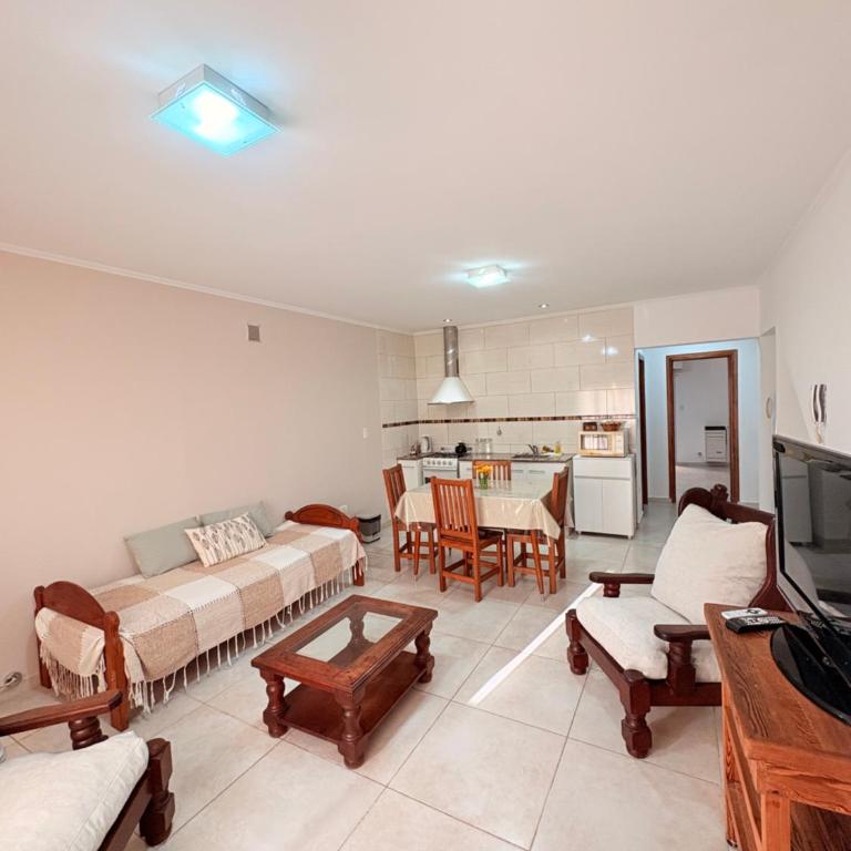 Departamento amplio y bien equipado en Azul - Apartamento de 1 dormitorio - 1
