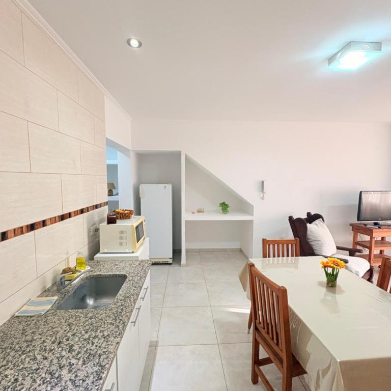 Departamento amplio y bien equipado en Azul - Apartamento de 1 dormitorio - 3