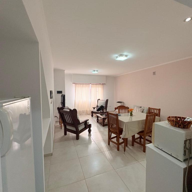 Departamento amplio y bien equipado en Azul - Apartamento de 1 dormitorio - 5