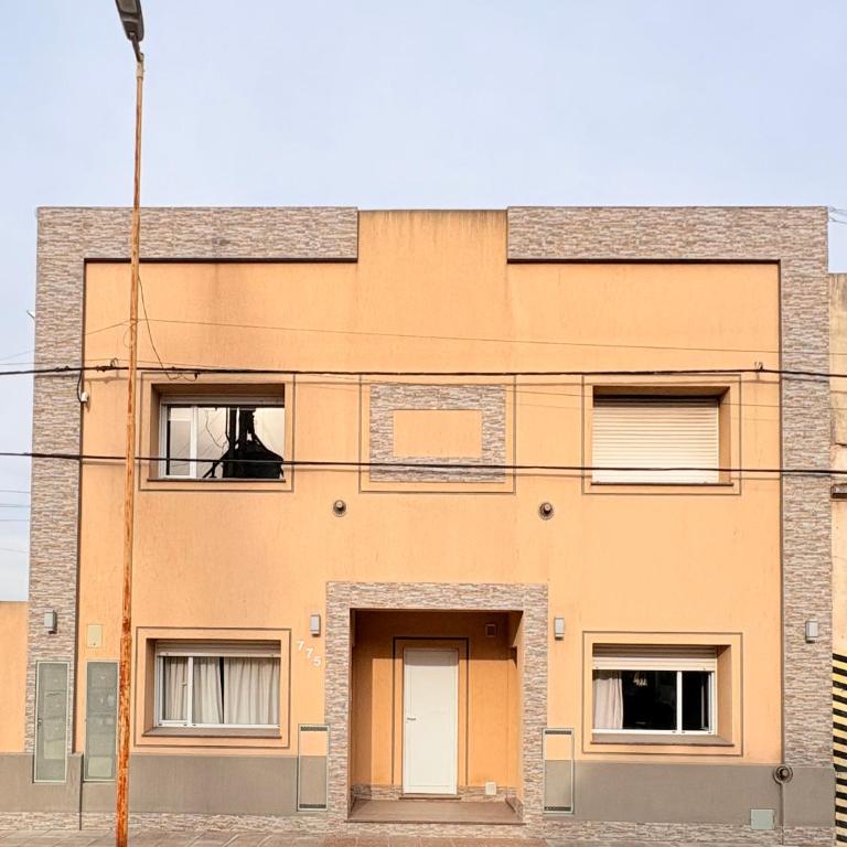 Departamento amplio y bien equipado en Azul - Apartamento de 1 dormitorio - 9