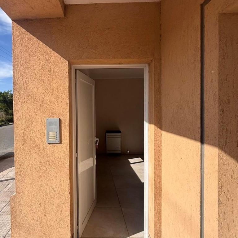 Departamento amplio y bien equipado en Azul - Apartamento de 1 dormitorio - 10
