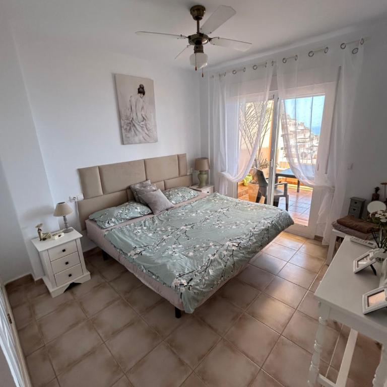 Vista Infinita - Appartamento con 2 Camere da Letto, Terrazza e Vista Mare - 32