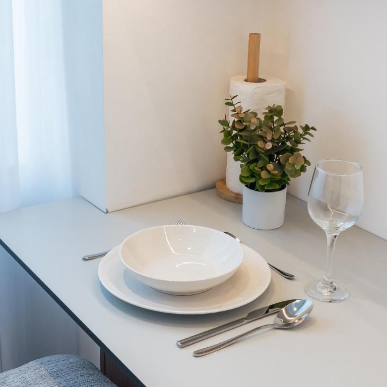 L A URBAN Retreat APARTMENTS BY BEN&CO - Studio Apartment with King Bed - 9
