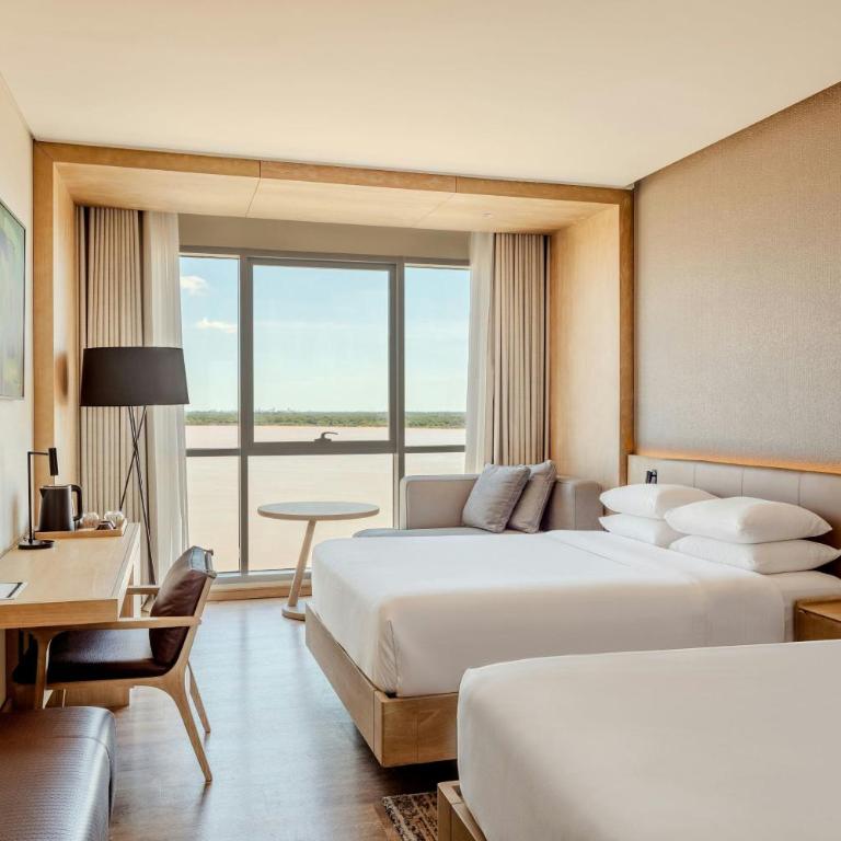 Marriott Corrientes - Habitación Doble Superior con 2 camas dobles y vistas al río - 2
