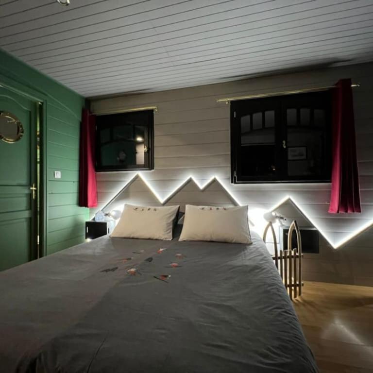 La Jument Verte Chambres d'Hôtes Aix-les-Bains - Chambre Double - Vue sur Jardin - 3