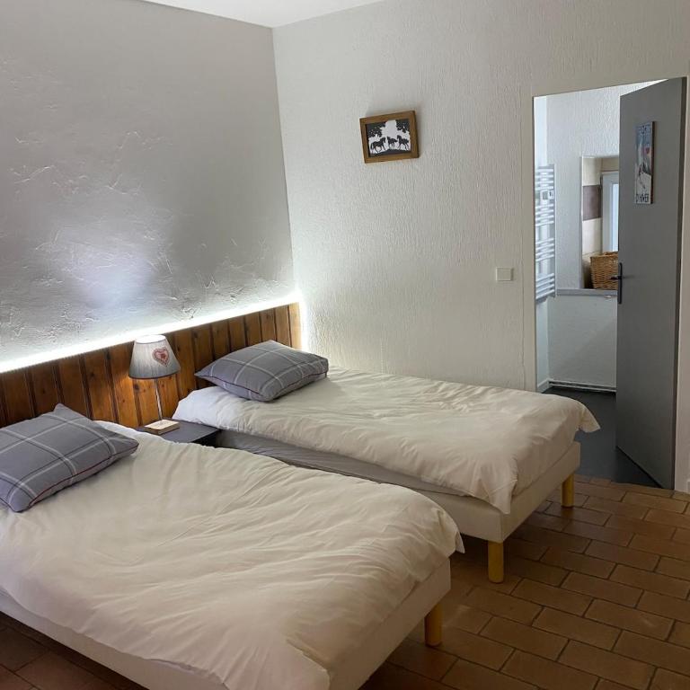 La Jument Verte Chambres d'Hôtes Aix-les-Bains - Appartement - Rez-de-Chaussée - 4