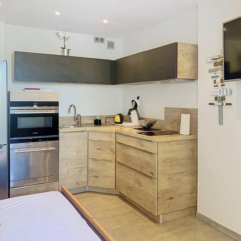 Studio rénové avec climatisation et piscine à Bormes-les-Mimosas - FR-1-610-63 - Studio - 6