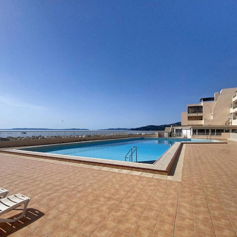 Studio climatisé avec grande terrasse à Bormes - FR-1-610-109 - Studio - 16