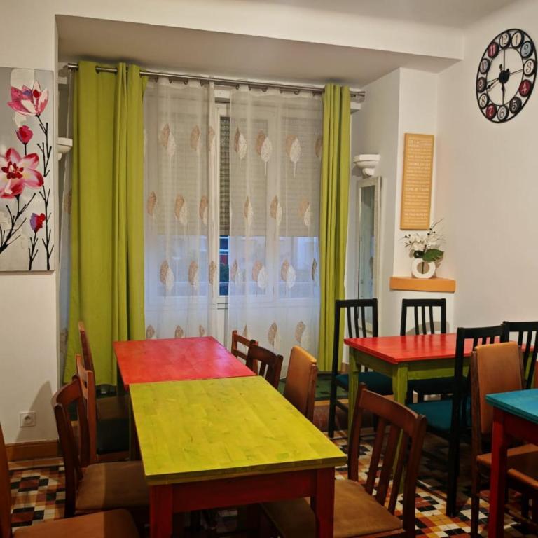 Hostel-Élisée-Perpignan - Lit Simple dans Dortoir pour Hommes avec Salle de Bains Commune - 18
