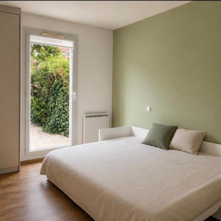 Luxury apartment - private garden and pool - Two-Bedroom Apartment - 2