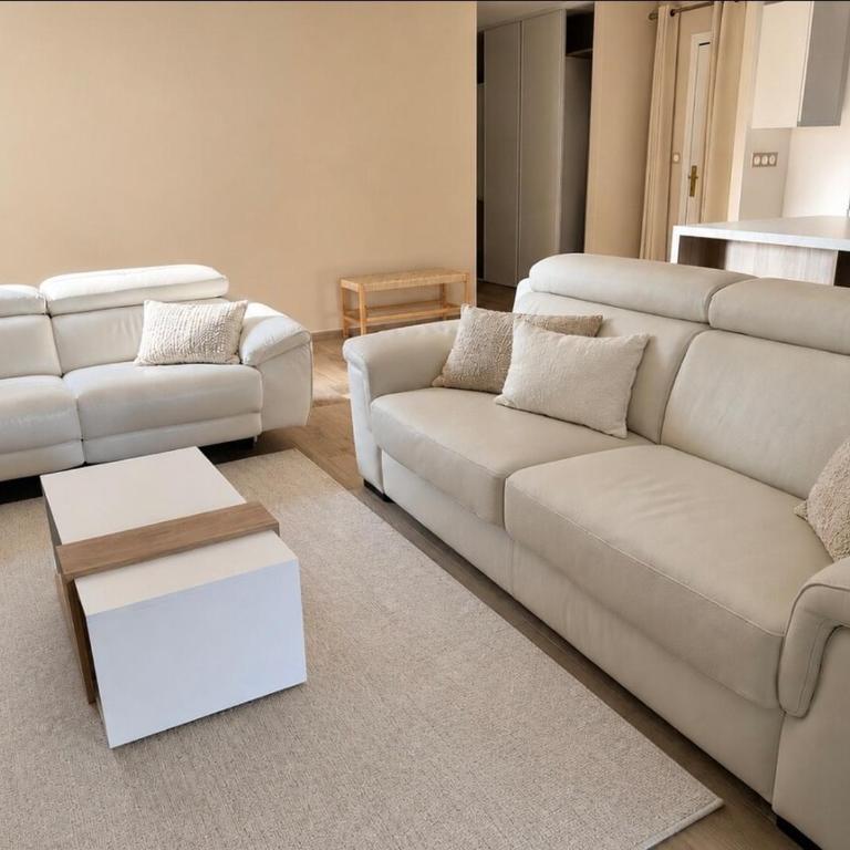 Luxury apartment - private garden and pool - Two-Bedroom Apartment - 9