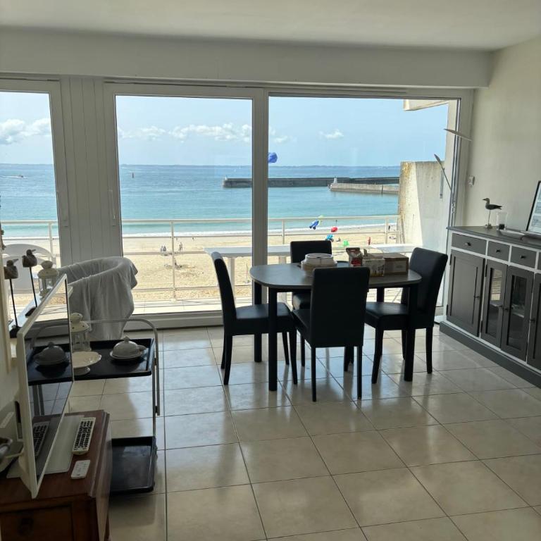 Apartment facing the large beach - Apartment - 2