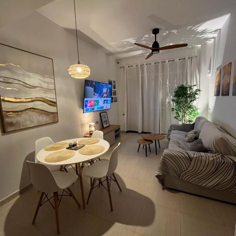 Apartamento con piscina ,parking y aire acondicionado - Apartamento de 1 dormitorio - 38