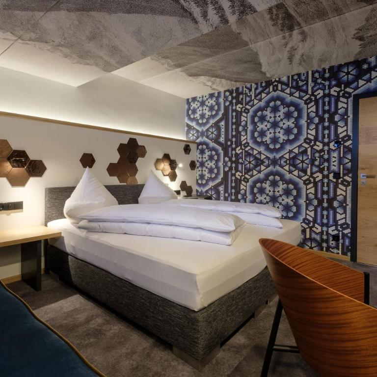Boutique Hotel Gams - Superior Doppelzimmer Souterrain Nr. 01 - 3