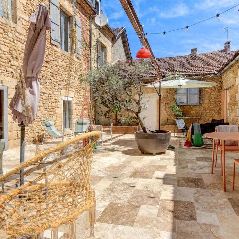 Elegant 4 pers terrace parking heart of Sarlat - Two-Bedroom Deluxe Apartment with Balcony - 29