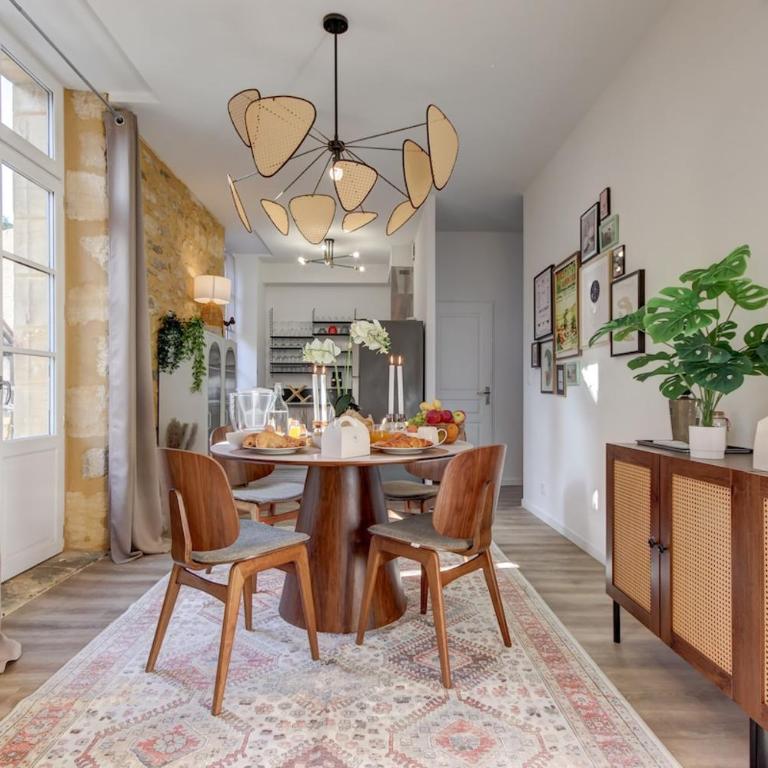 Elegant 4 pers terrace parking heart of Sarlat - Two-Bedroom Deluxe Apartment with Balcony - 10