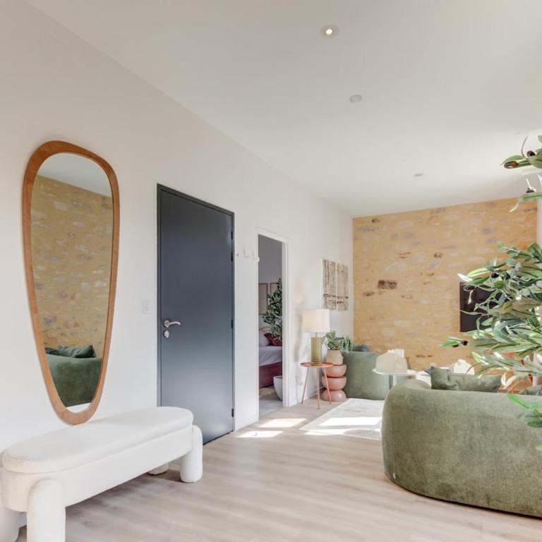 Elegant 4 pers terrace parking heart of Sarlat - Two-Bedroom Deluxe Apartment with Balcony - 2