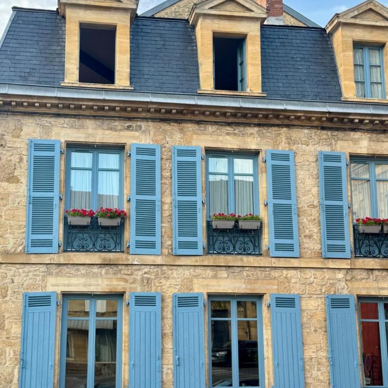 Elegant 4 pers terrace parking heart of Sarlat - Two-Bedroom Deluxe Apartment with Balcony - 38