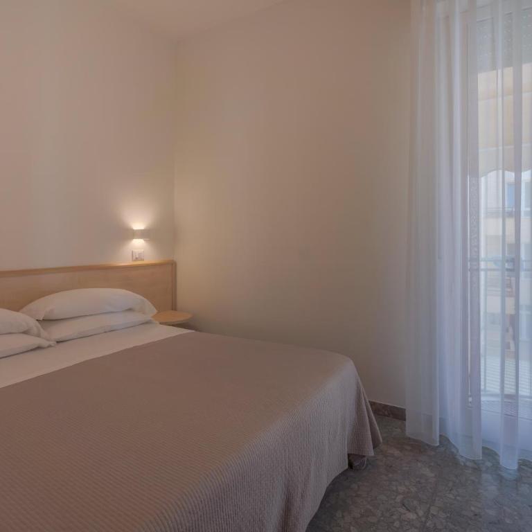 Hotel Constellation - Budget Doppelzimmer - 4