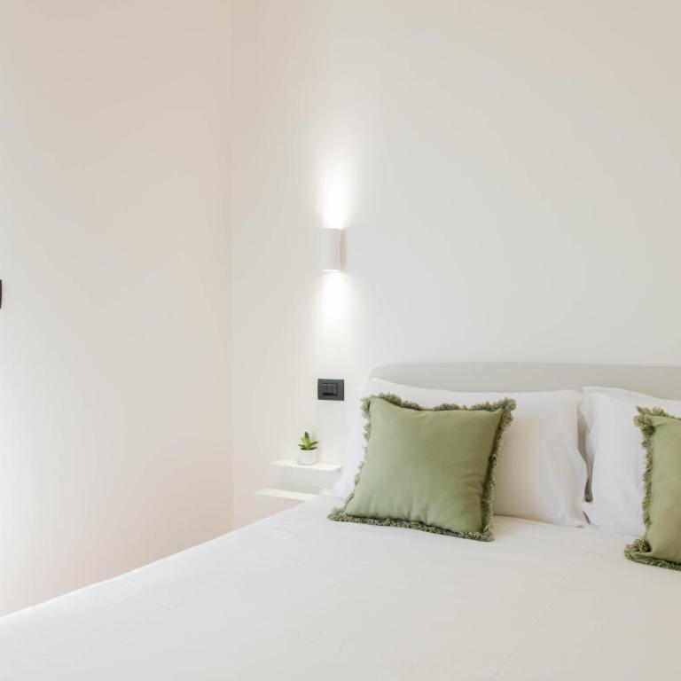 Lumen Boutique Stay - Deluxe Double Room - 3