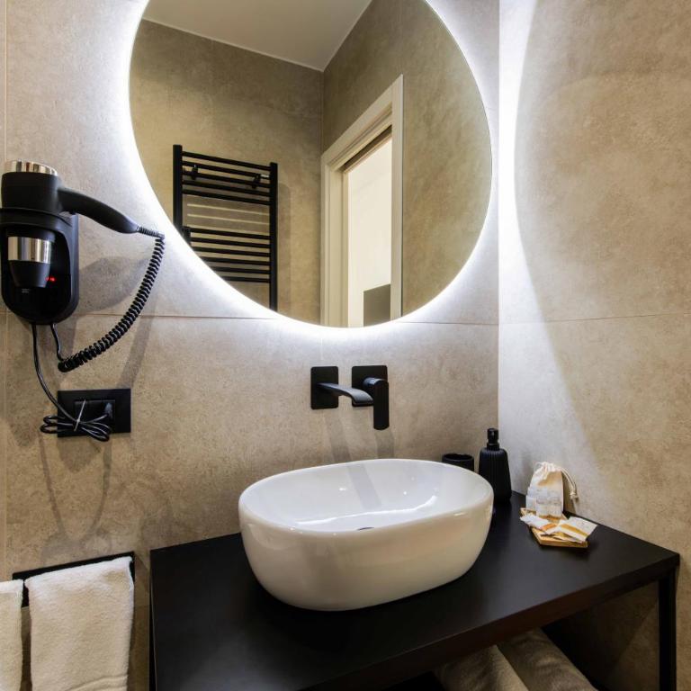 Lumen Boutique Stay - Deluxe Double Room - 12