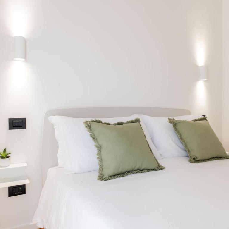 Lumen Boutique Stay - Deluxe Double Room - 11