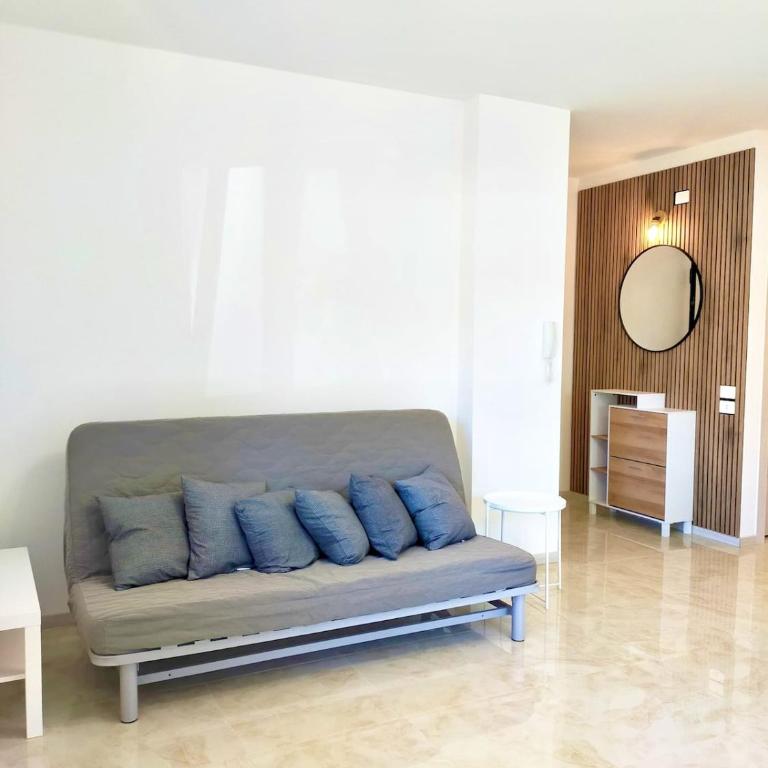 AURA Home Riccione - Appartamento con 2 Camere da Letto e Balcone - 3