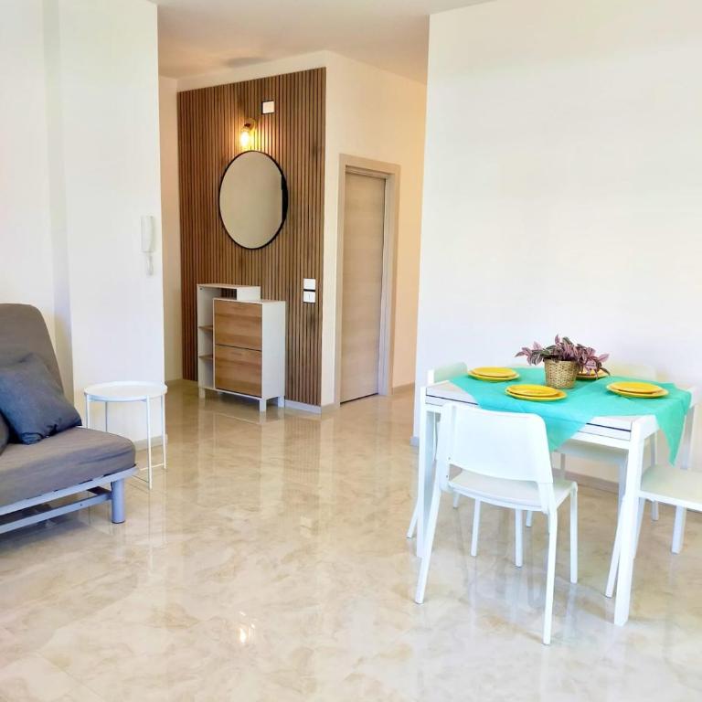 AURA Home Riccione - Appartamento con 2 Camere da Letto e Balcone - 2