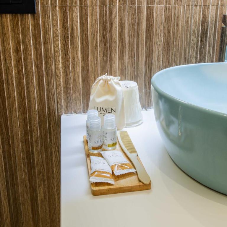 Lumen Boutique Stay - Deluxe Double Room with Balcony - 9