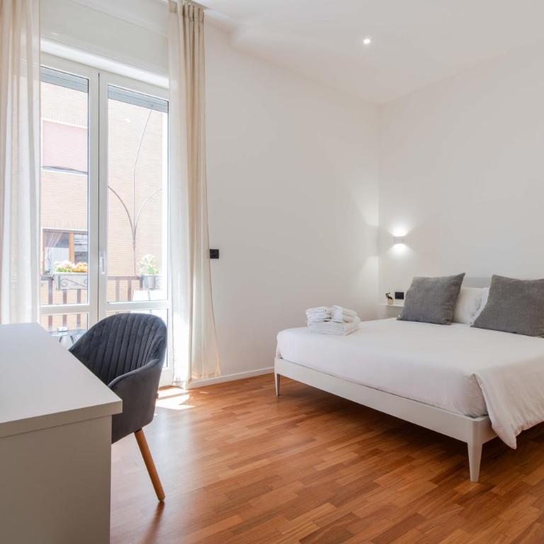 Lumen Boutique Stay - Deluxe Double Room with Balcony - 3