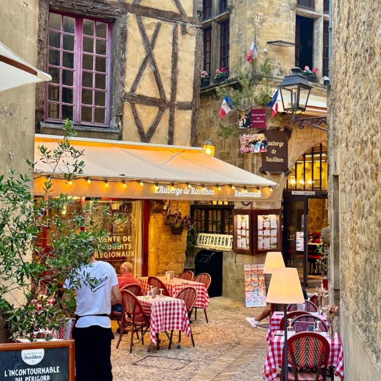 Charming and cosy quiet studio heart of Sarlat - One-Bedroom Apartment with Terrace - 49