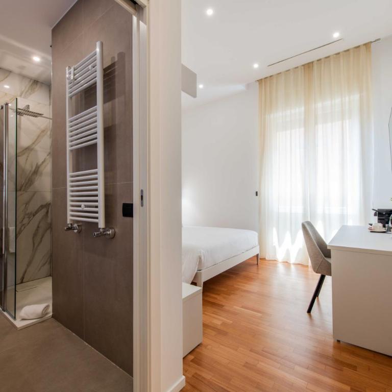 Lumen Boutique Stay - Standard Double Room - 1