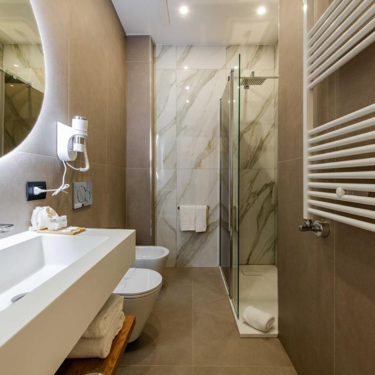 Lumen Boutique Stay - Standard Double Room - 6