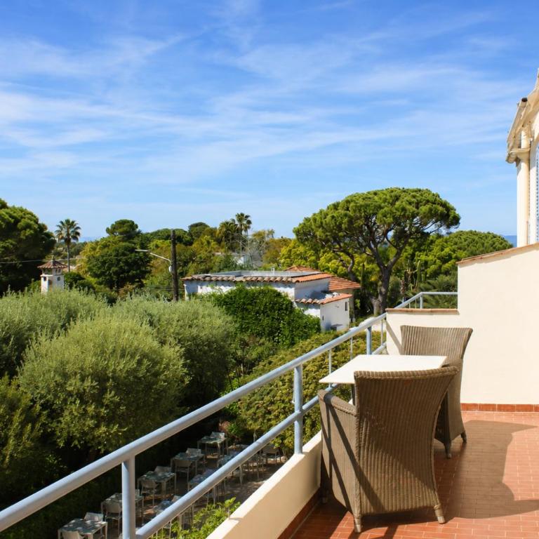 Hôtel Beau Site - Cap d'Antibes - Grande Chambre Double Supérieure - 17