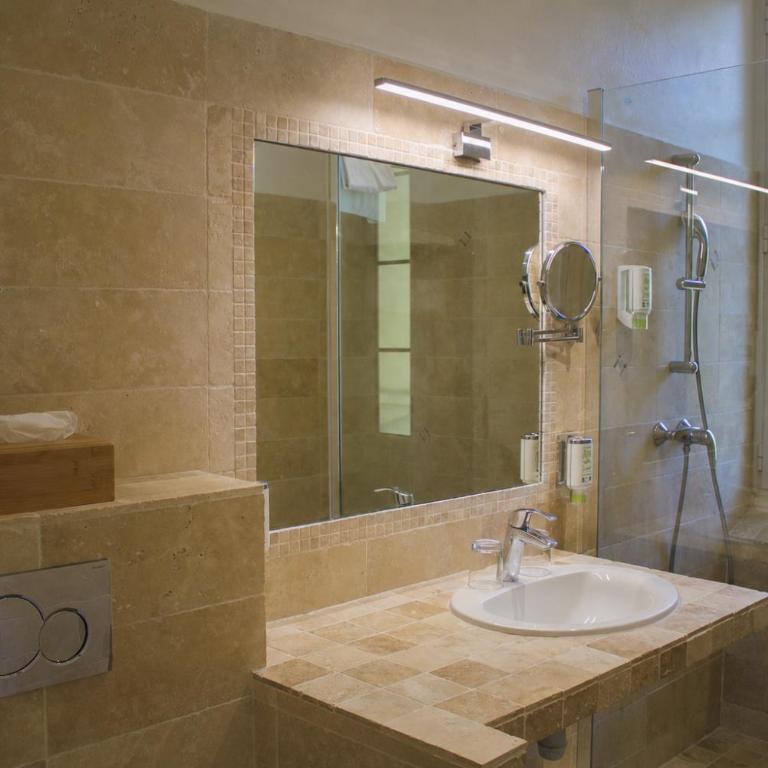 Hôtel Beau Site - Cap d'Antibes - Grande Chambre Double Supérieure - 16