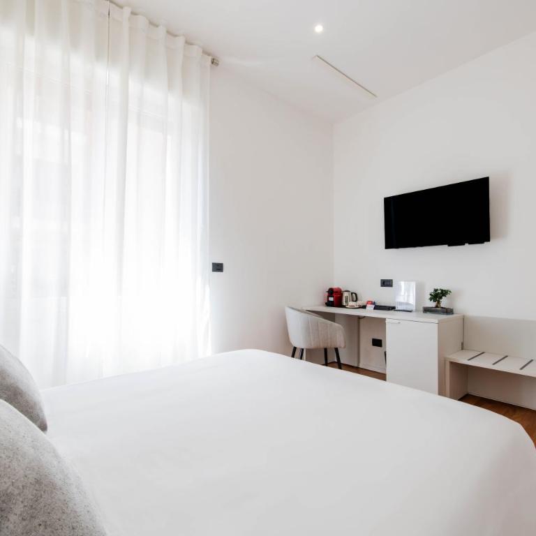 Lumen Boutique Stay - Deluxe Double Room - 9